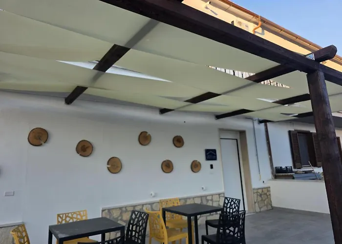 B E B Lemi Bed & Breakfast *